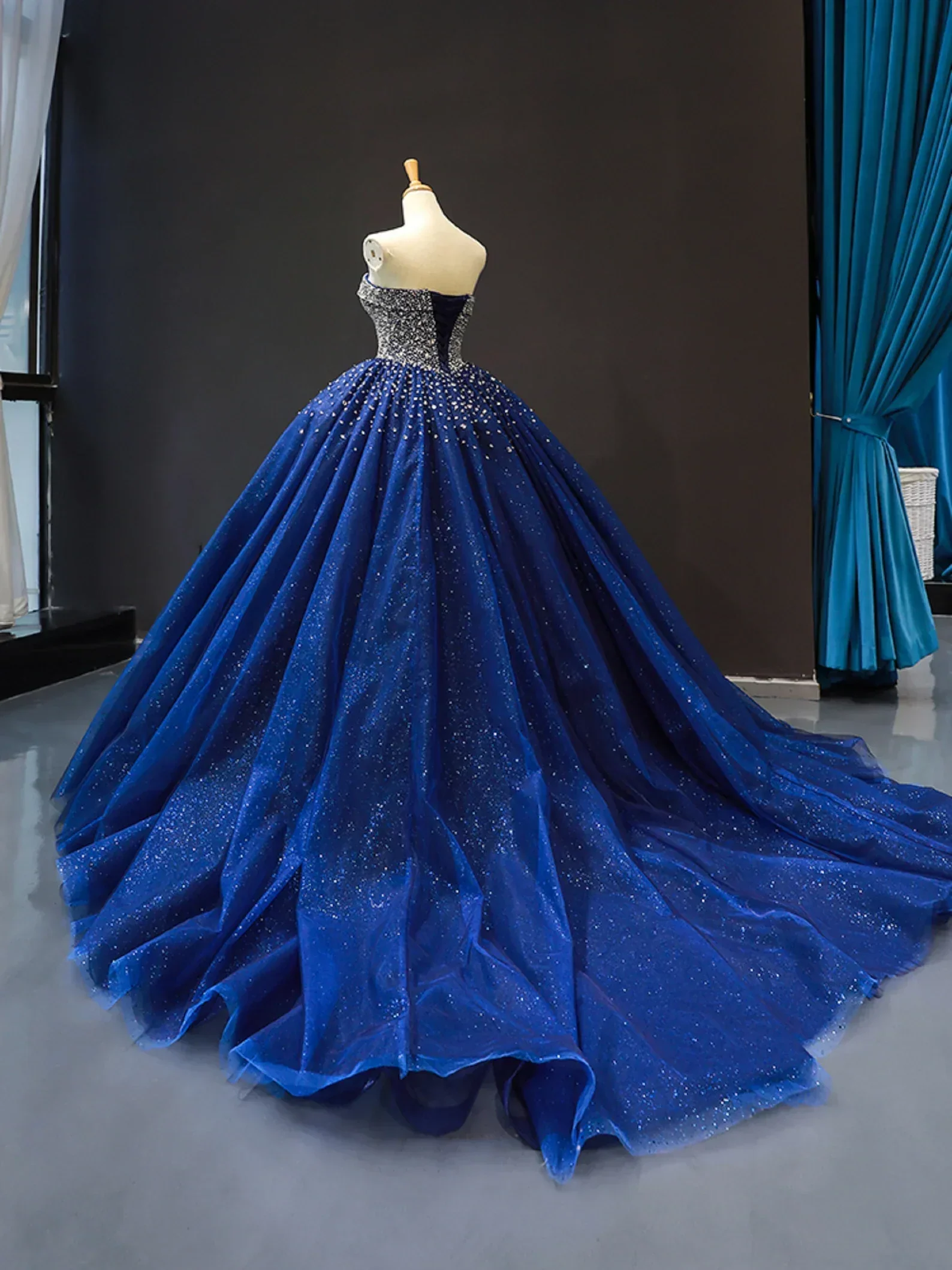 Navy Blue Sweetheart Tulle Quinceanera Dresses With Beadings