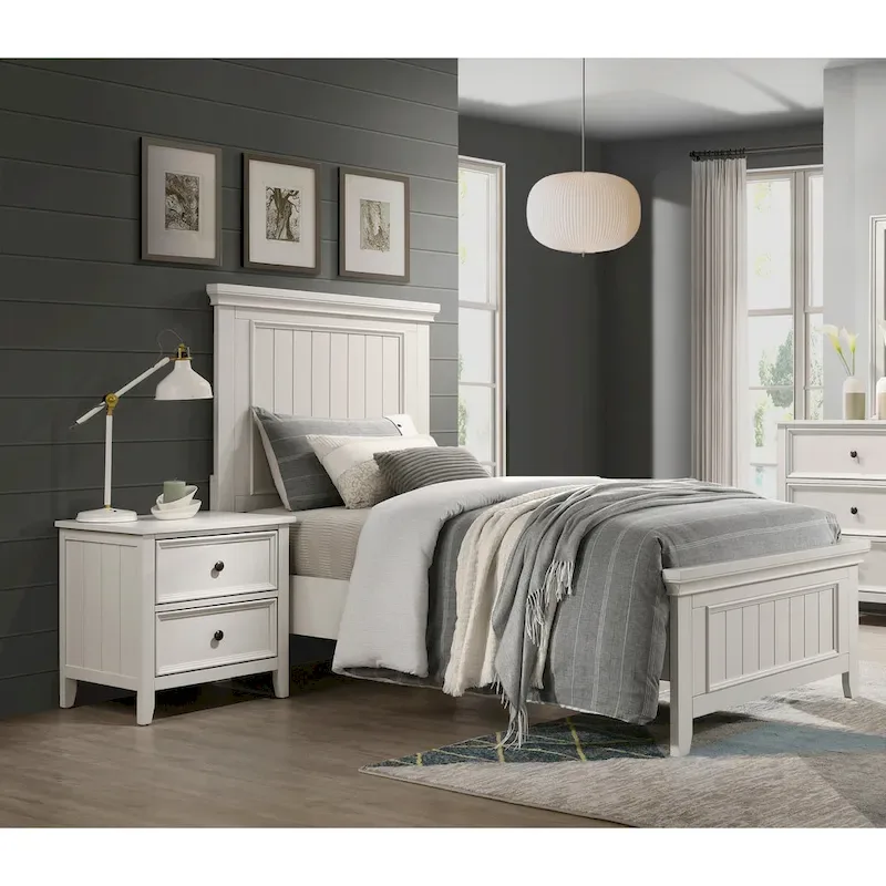 Classic White Finish 3pc Bedroom Set Bed and Two Nightstands
