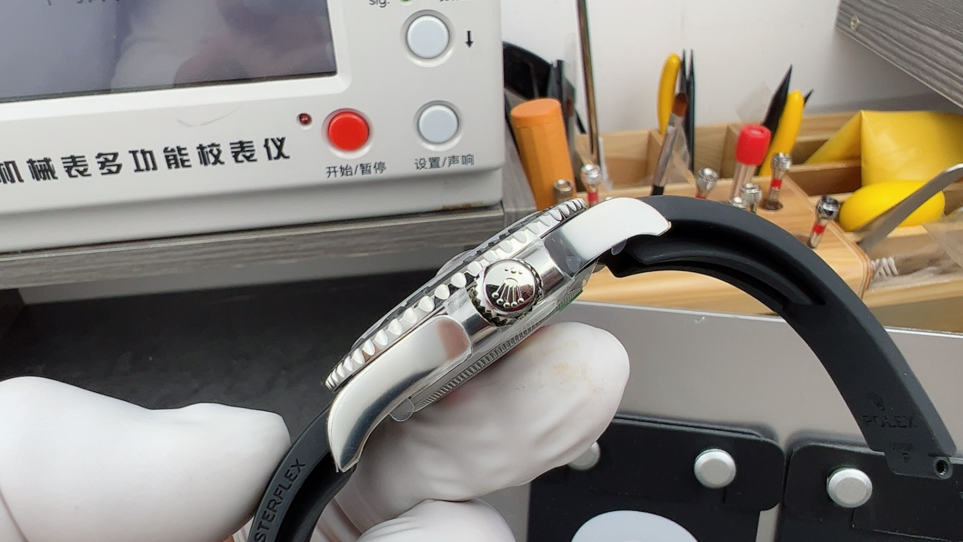 Replica Rolex Yacht-Master side profile with crown and bezel