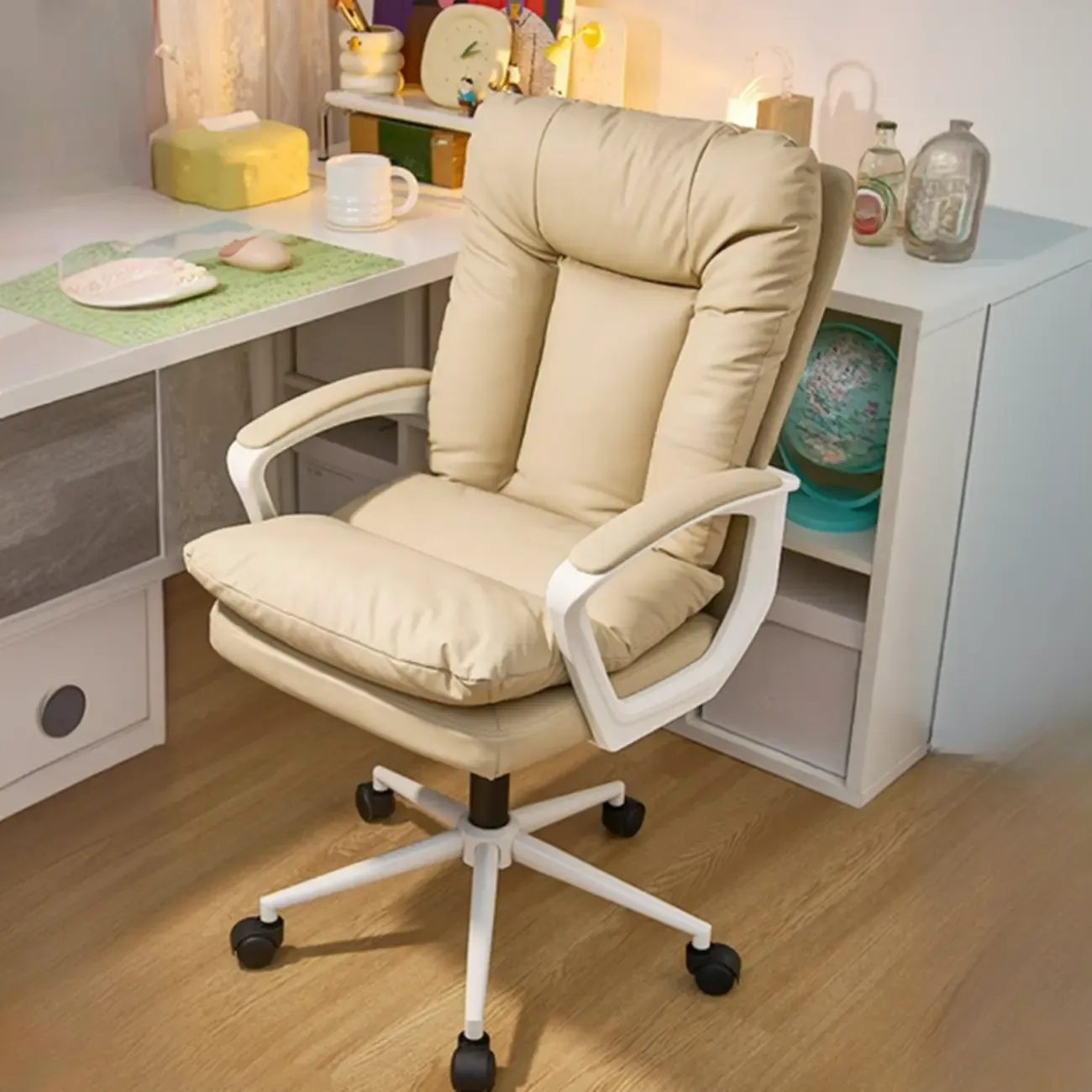Trendy Cream Leather Padded Swivel Office Chair