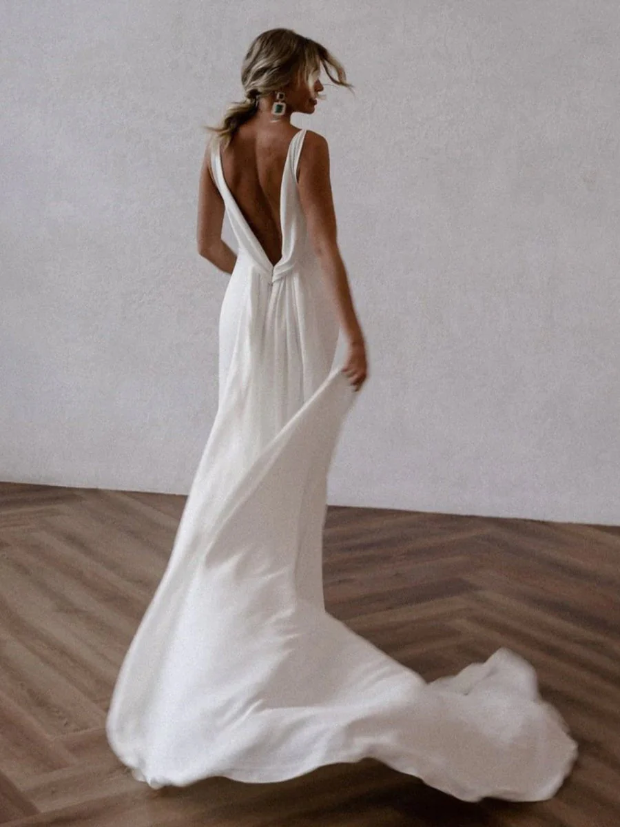 Mermaid Deep V-Neck Backless White Wedding Dress