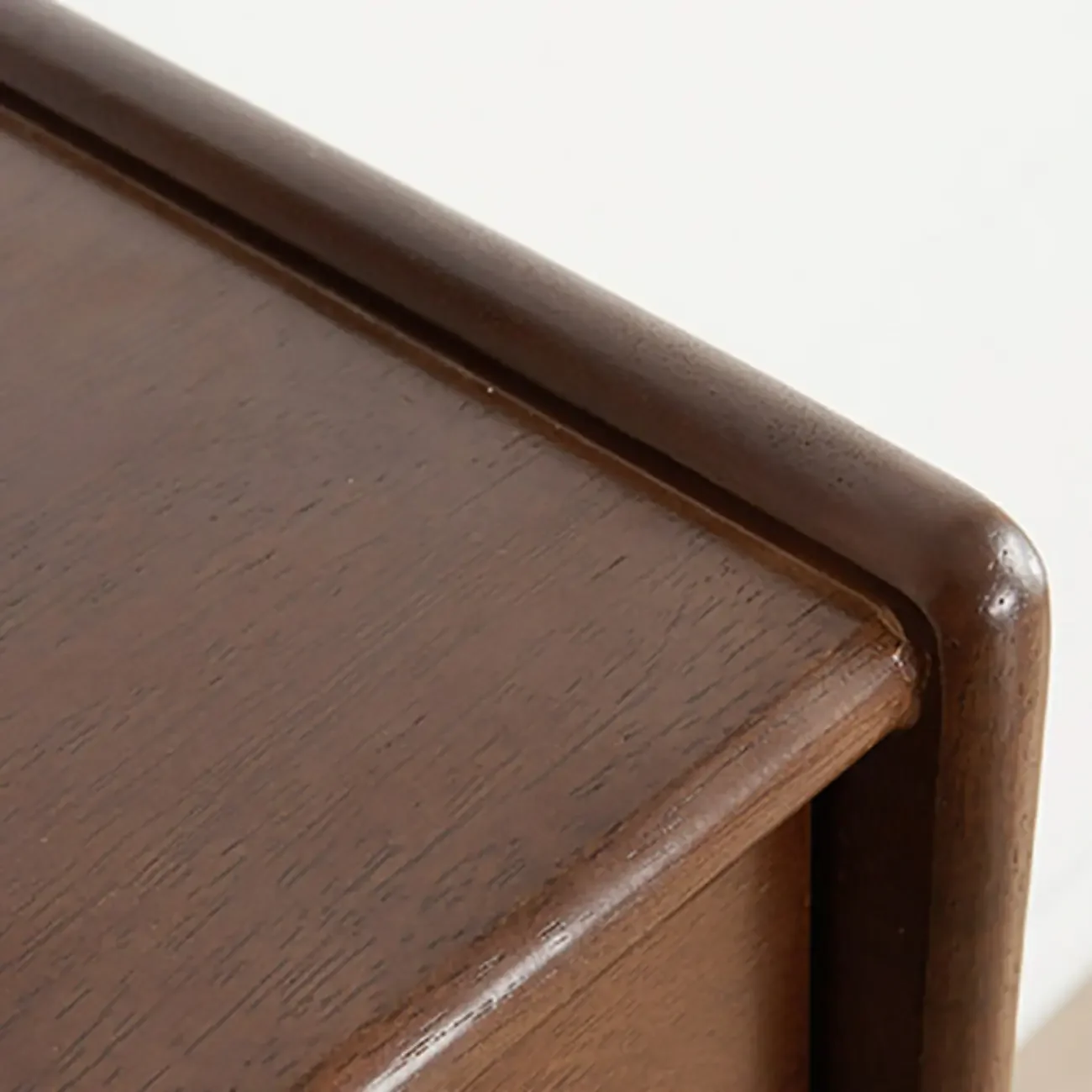 Traditional Brown Wooden Dresser with 6-Soft Closing Drawers