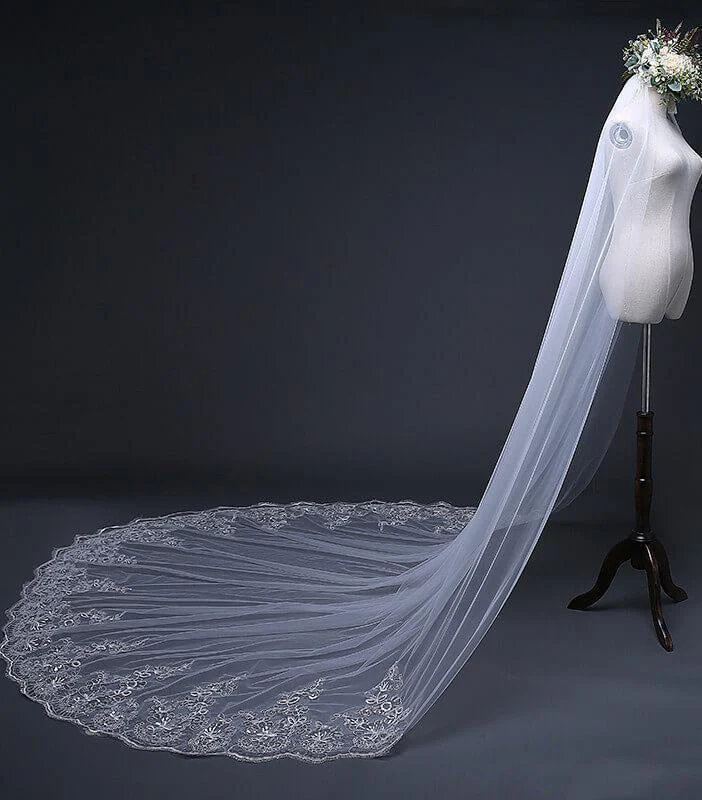 One Tier Cathedral Wedding Veils with Lace Applique