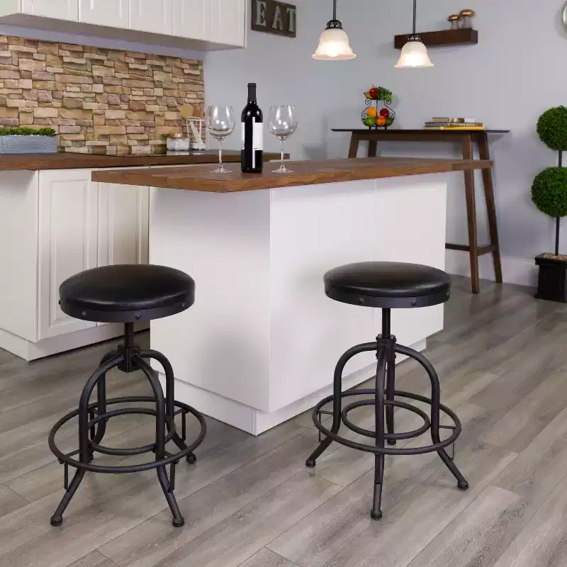 Emma and Oliver 24 Counter Height Stool with Swivel Lift Black LeatherSoft Seat