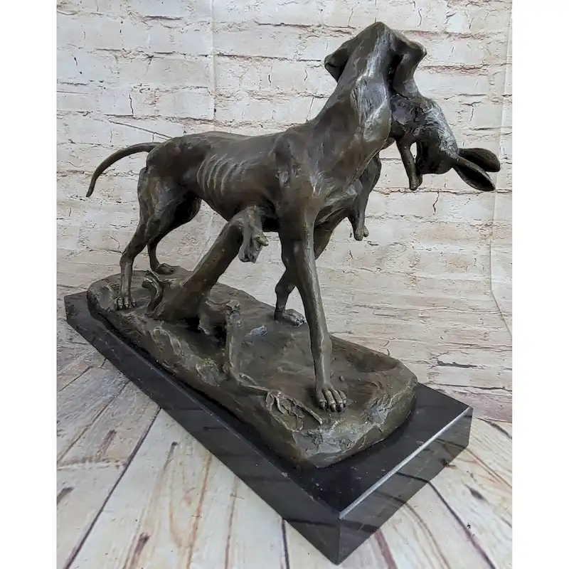 Hot Cast Bronze Sculpture Of Hunting Dog Retriever With Imitative Rabbit In Mouth