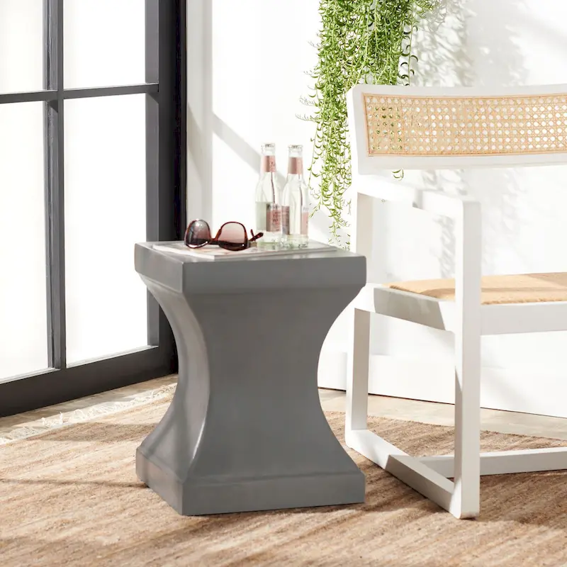 SAFAVIEH Selvaggia Concrete Indoor/ Outdoor Accent Table - 13.7 x13.7 x17.7  - 14Wx14Dx18H
