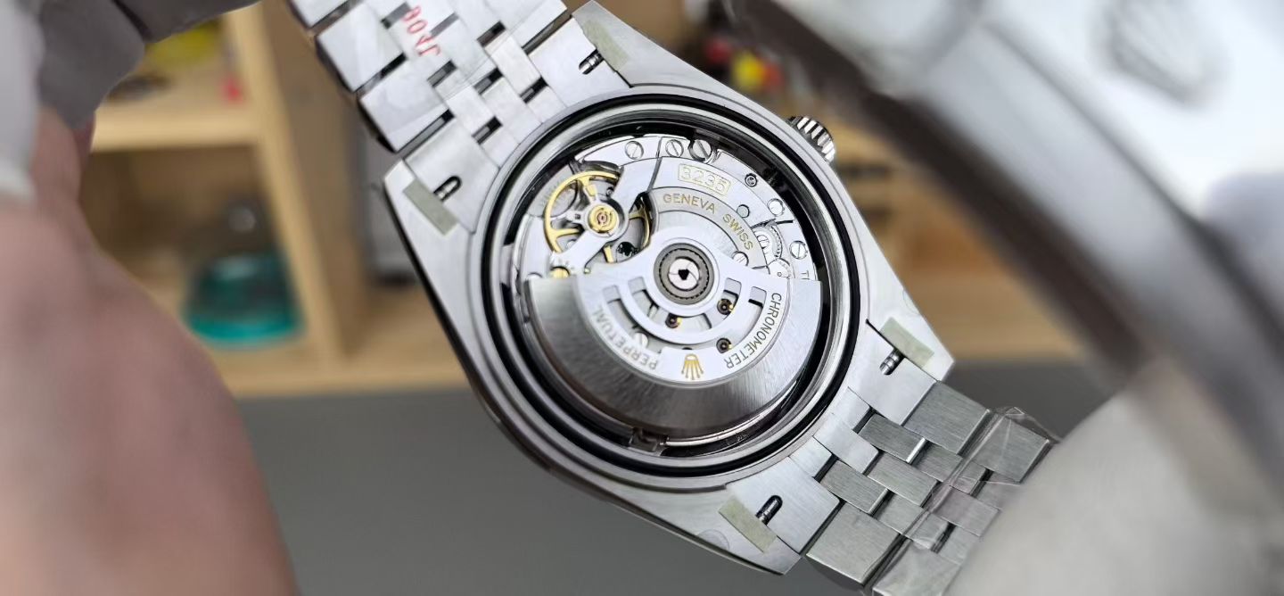 mouvement 3235 clone Rolex replique vue arrière avec rotor automatique