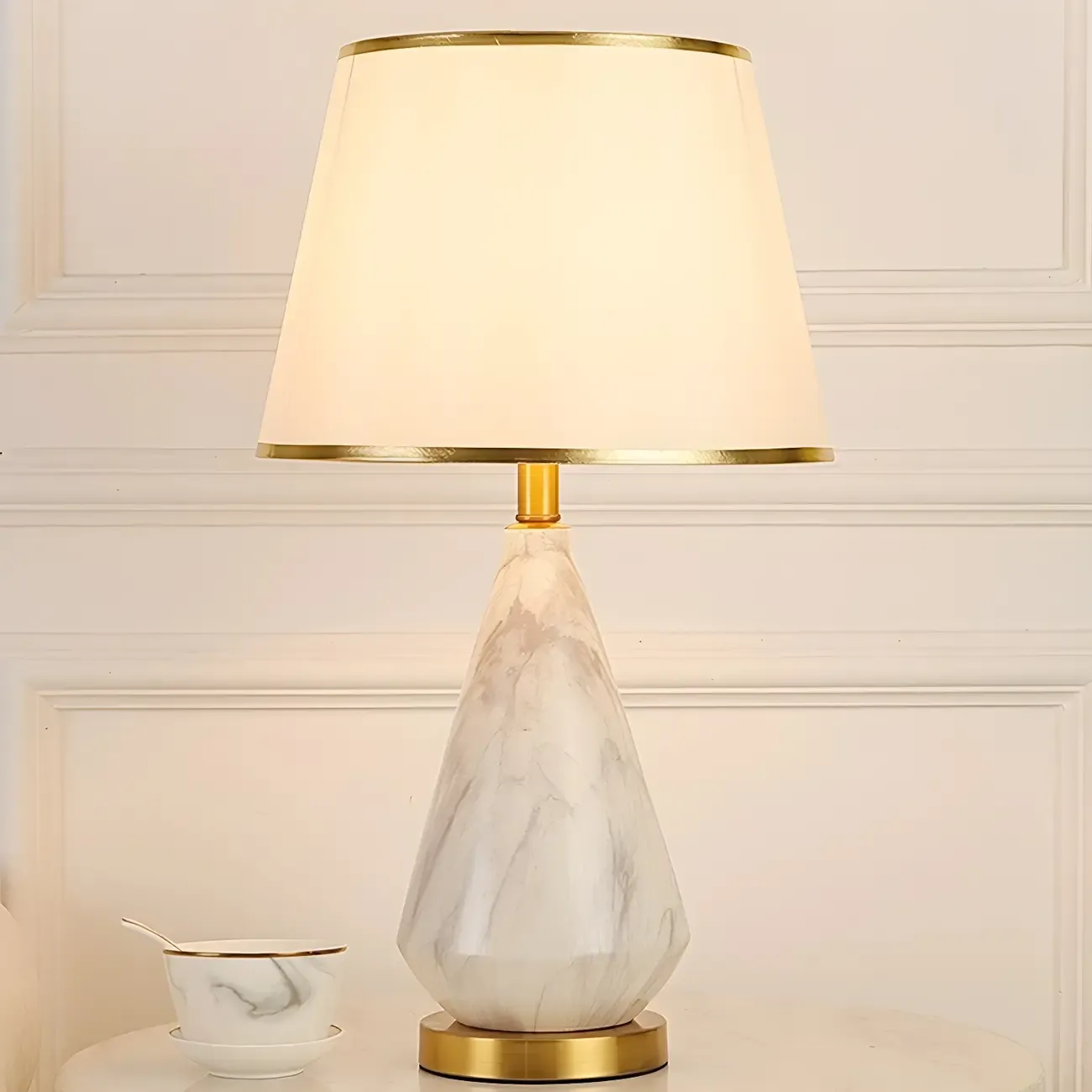 Modern White Geometric Metal Table Lamp for Residential