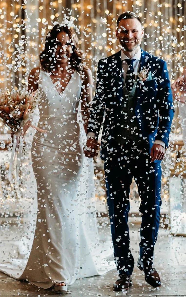 Simple Casual Trumpet V-neck Sleeveless Wedding Dress for Women Floor-length with V Back Long Train