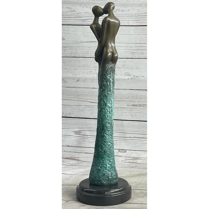 Modern Art Bronze Statue Sculpture Of Kissing Embracing Romantic Couple Lovers Anniversary