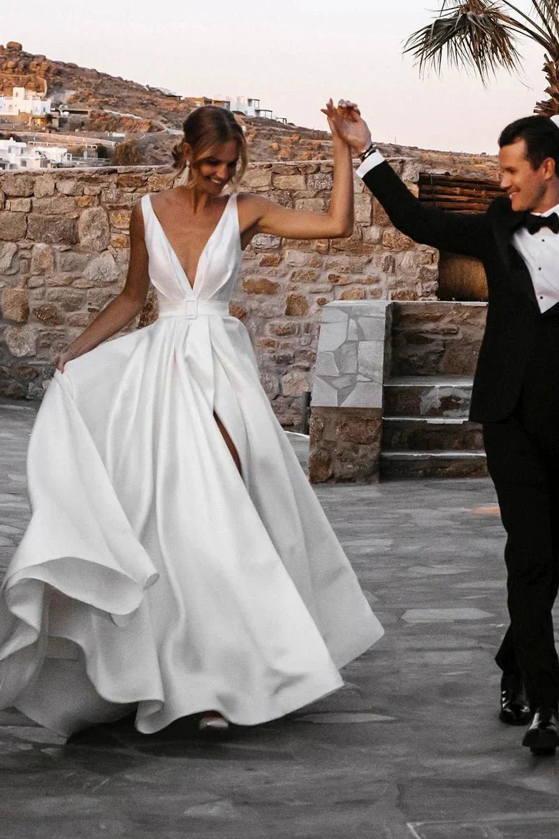 Attractive Deep V-Neck White Satin Bohemian Wedding Dress