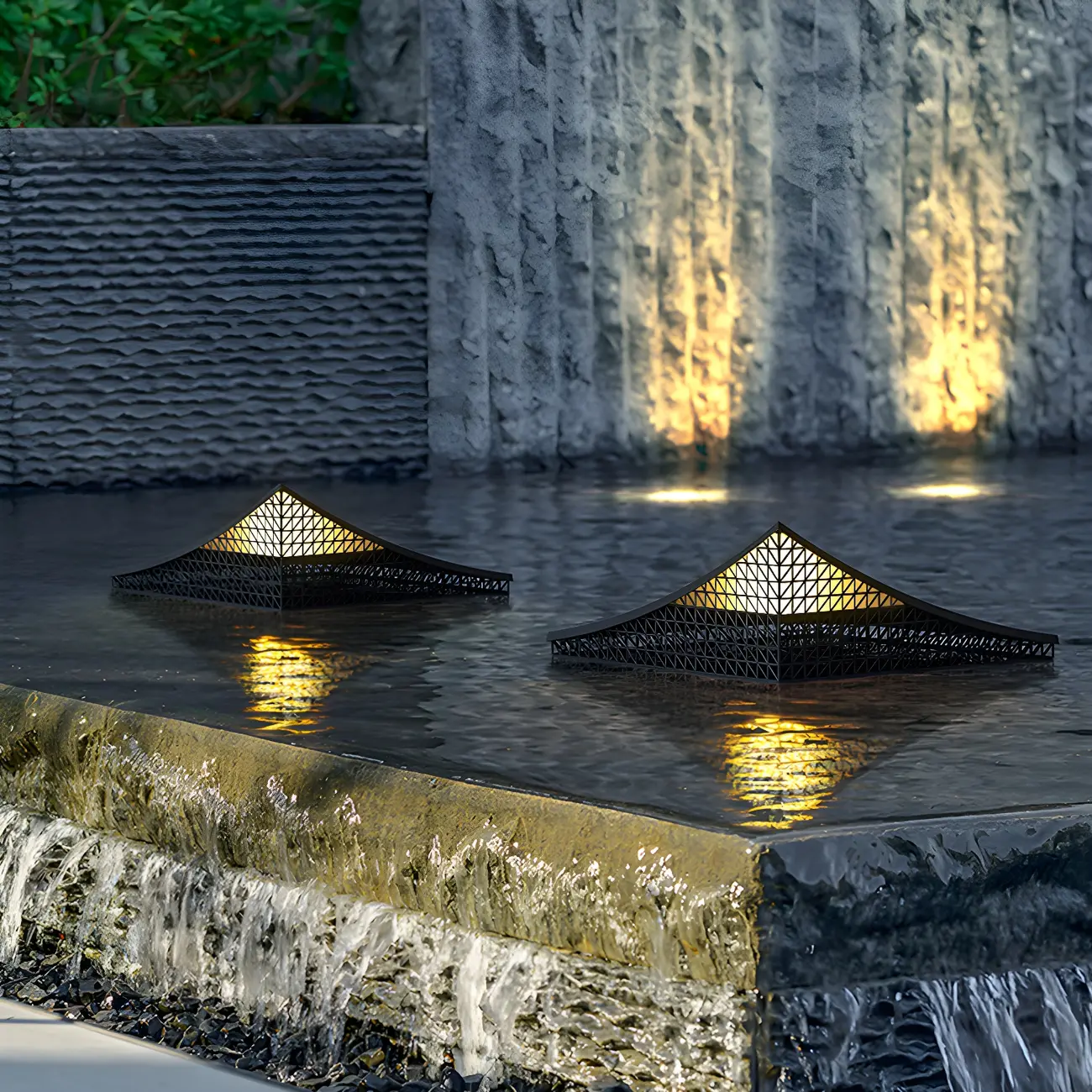 Designed Eave Simple Black Metal Post Cap Light