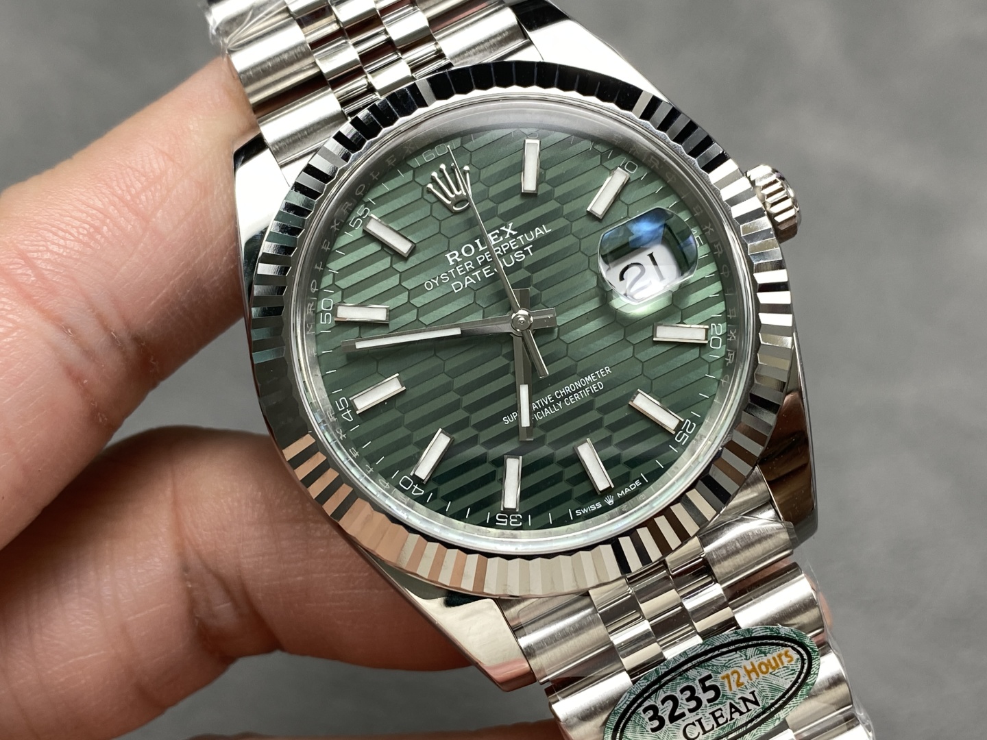 Rolex Datejust 41 green fluted dial replica with 3235 72 Hours Clean movement sticker