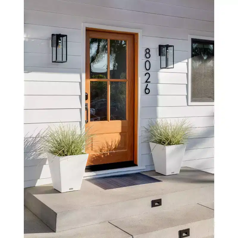 Veradek Pure Series Nobleton Plastic Planter