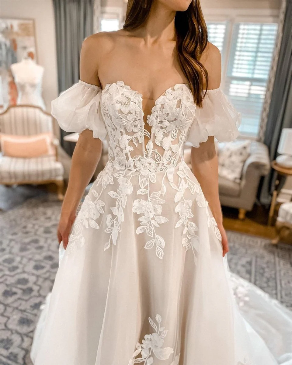 Cute A Line Sweetheart Tulle Wedding Dresses with Lace