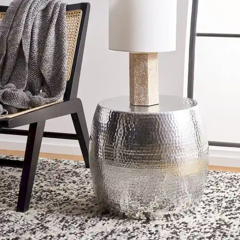 SAFAVIEH Helaine Silver Round Table - 15 W x 15 D x 16 H - 15Wx15Dx16H