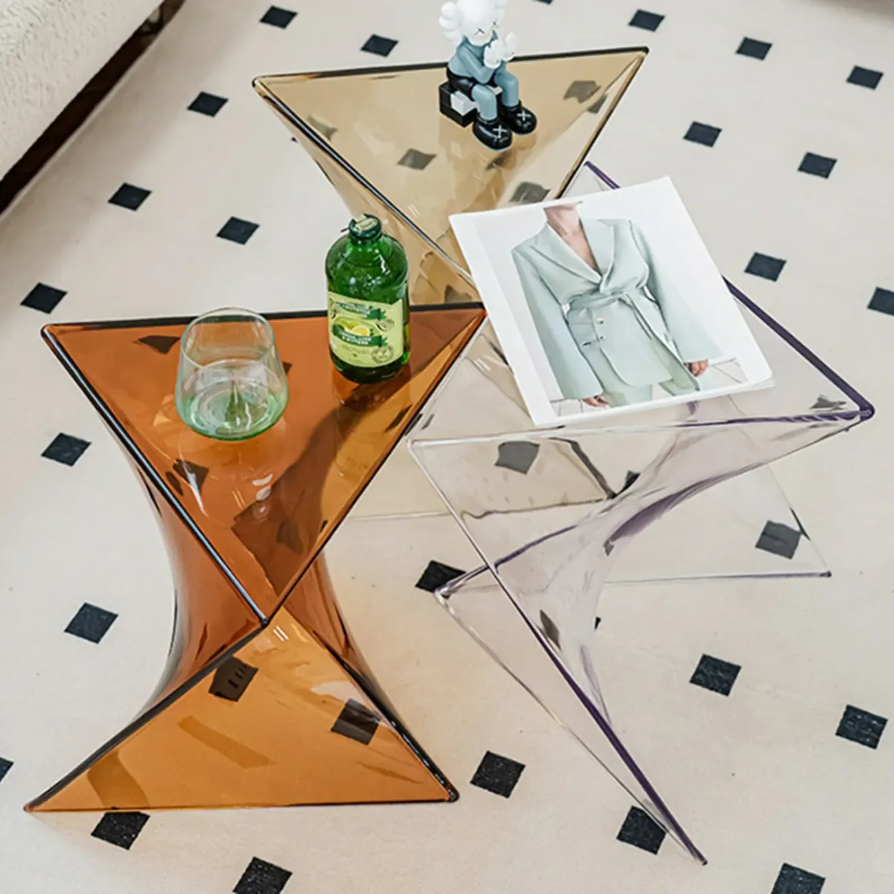 Living Room Acrylic Triangle Side Table with Twisted Base