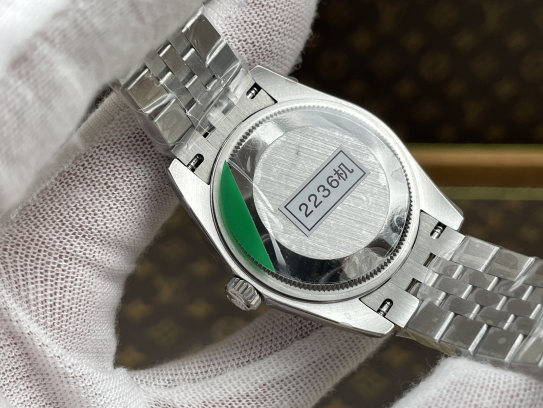 Rolex replica 2236 caseback and bracelet finishing