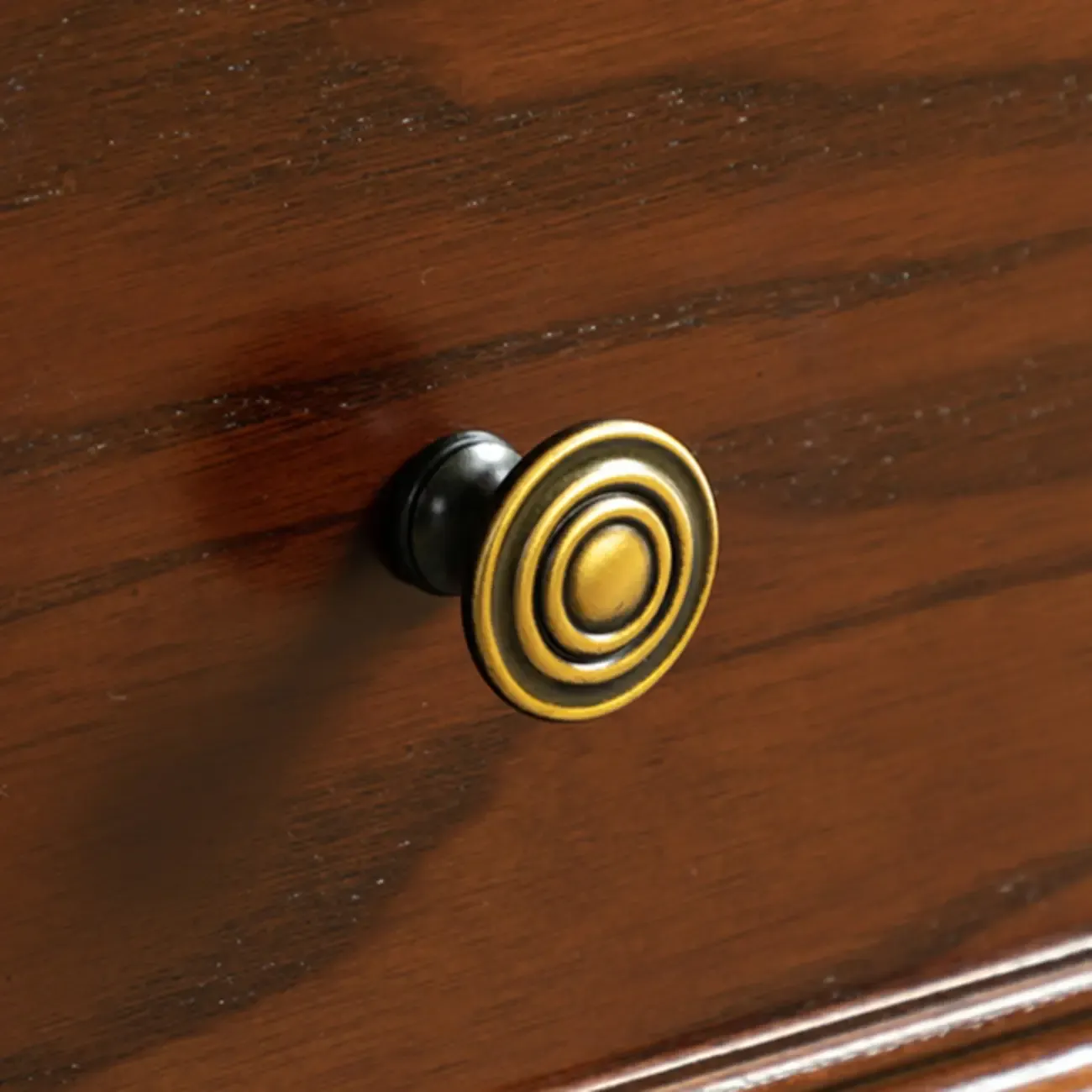 Traditional Ash Wood Nut-Brown 3-Drawer Bedroom Nightstand