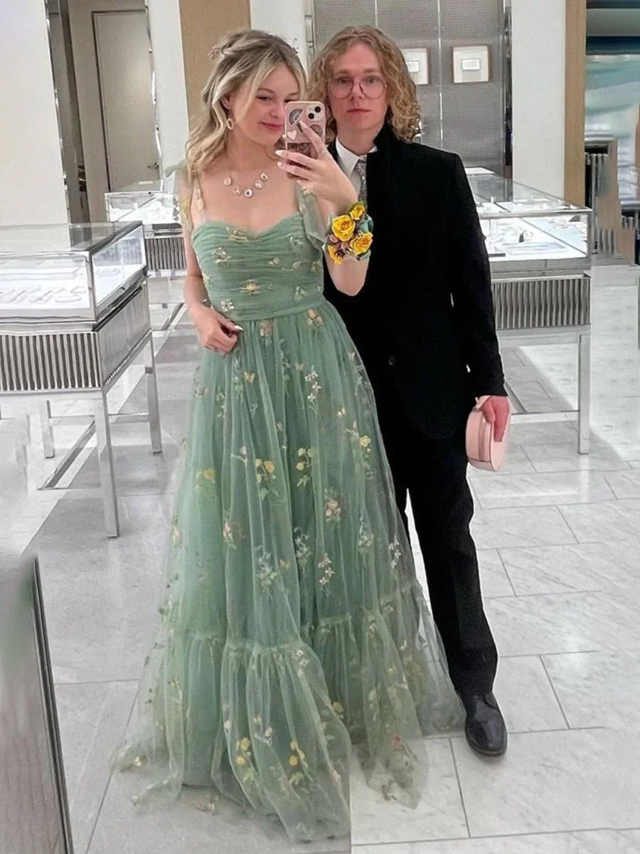 A Line Sweetheart Long Prom Dress with Embroidery