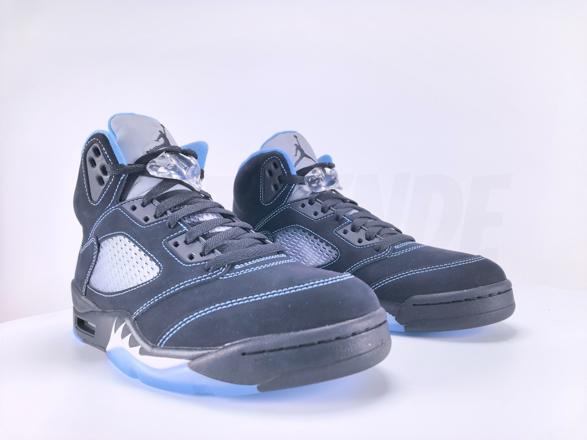 Jordan 5 Retro Black University Blue (2026) - Aktrende