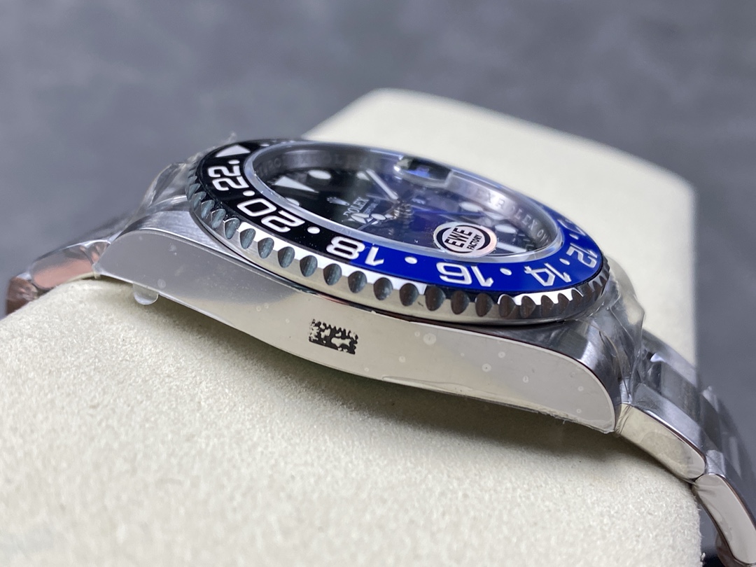 Profilo laterale cassa Rolex GMT Master II replica in acciaio 904L con lunetta blu e nera