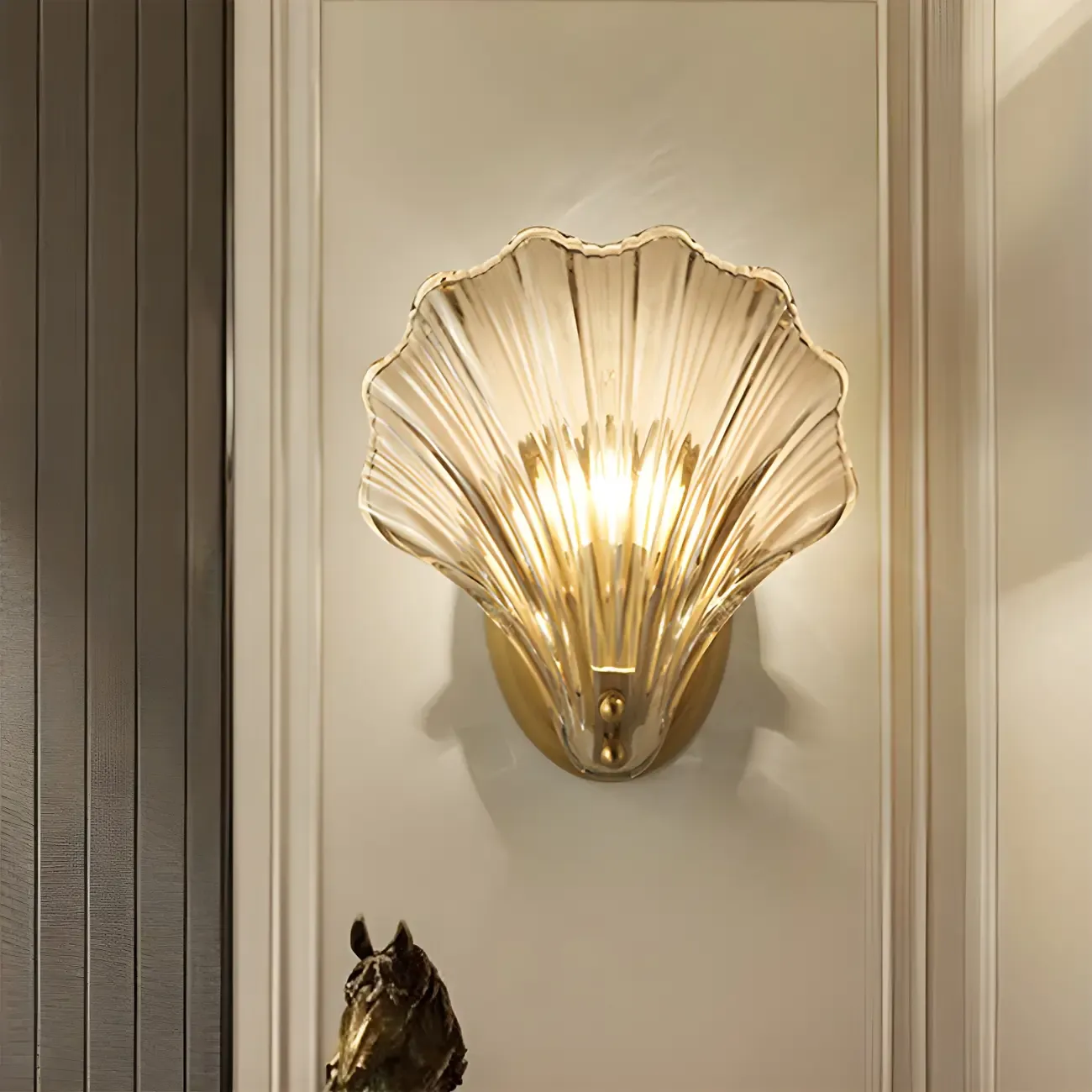 Artistic Glass Gold Shell Wall Sconce