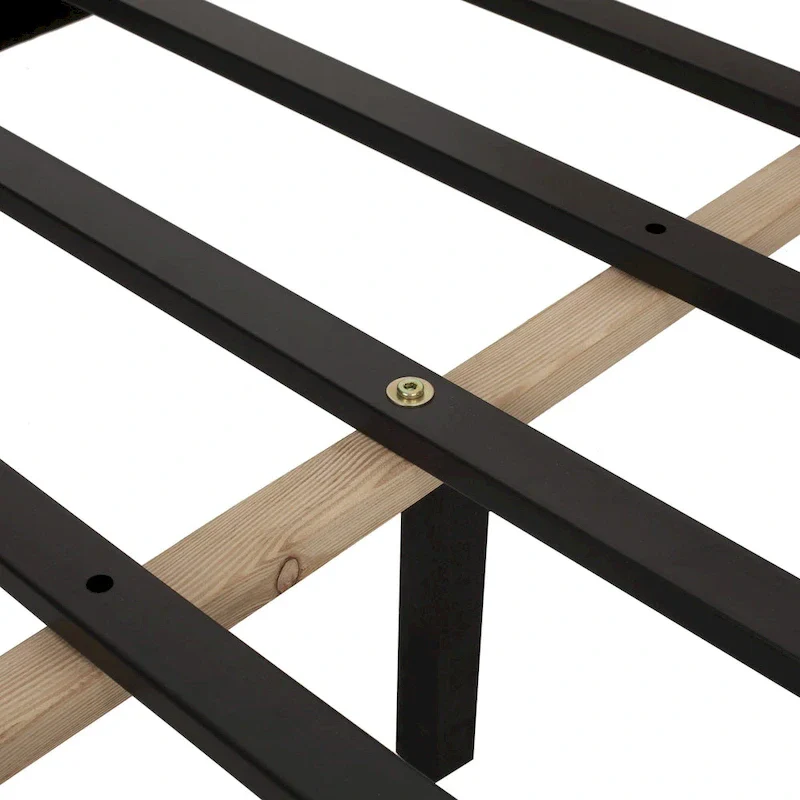 Kaelyn Upholstered Tufted Queen Bed