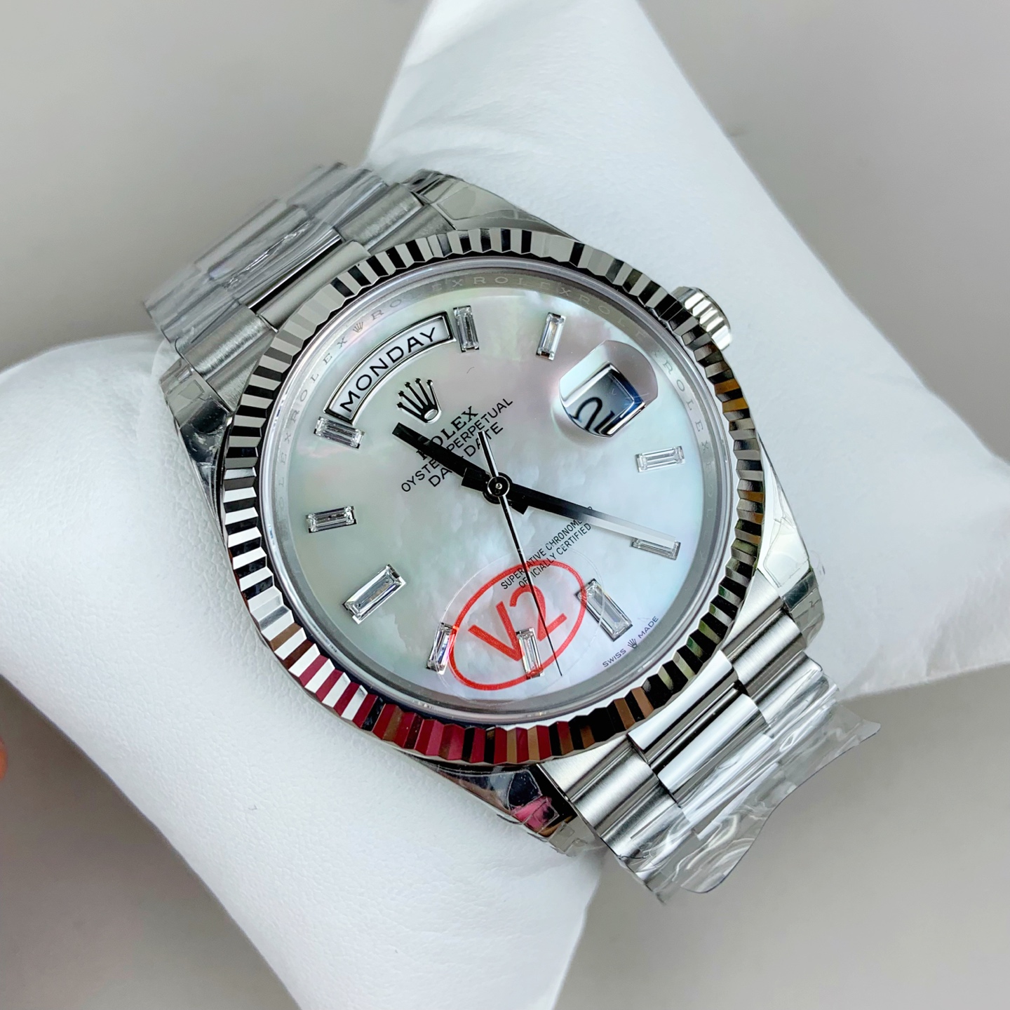 Mother of pearl dial with diamond markers and V2 stamp