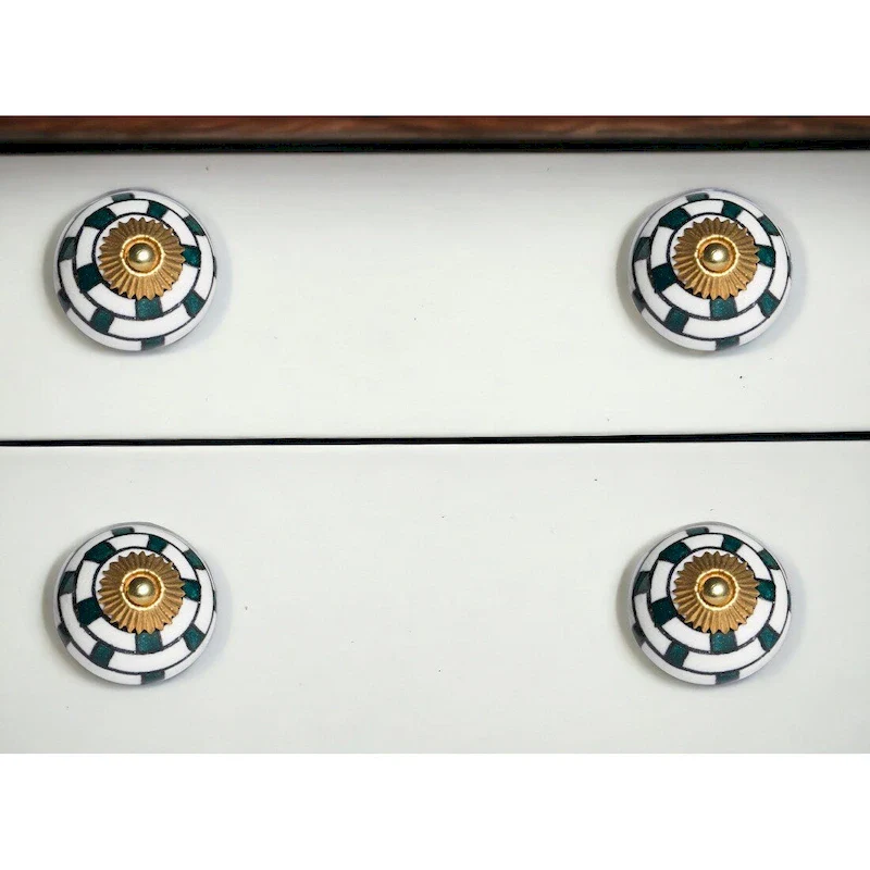 Charming Green And Gold Set Of 8 Knobs