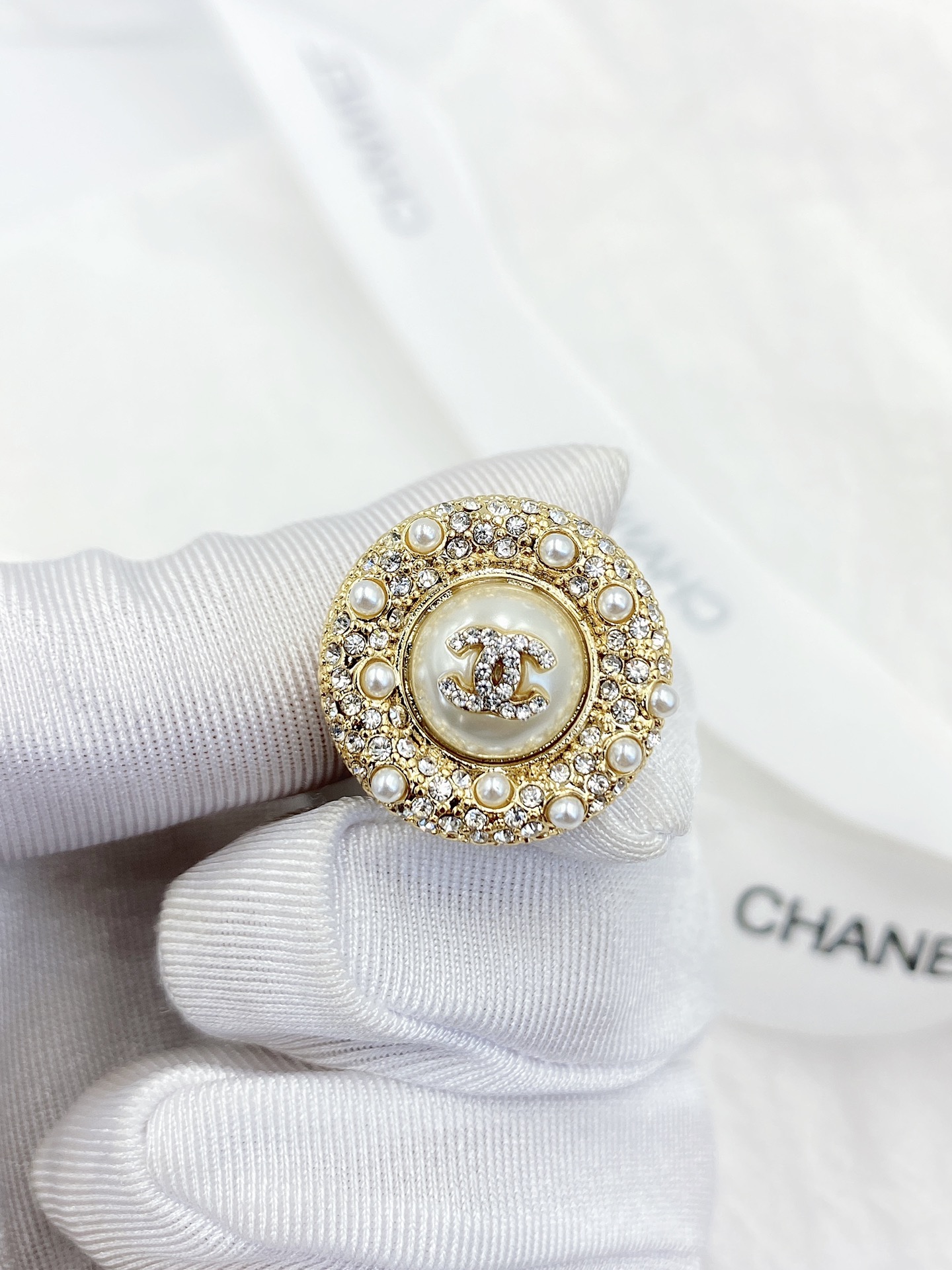 CCE403 Chanel pearl crystal stud earrings - ccjewelryacc