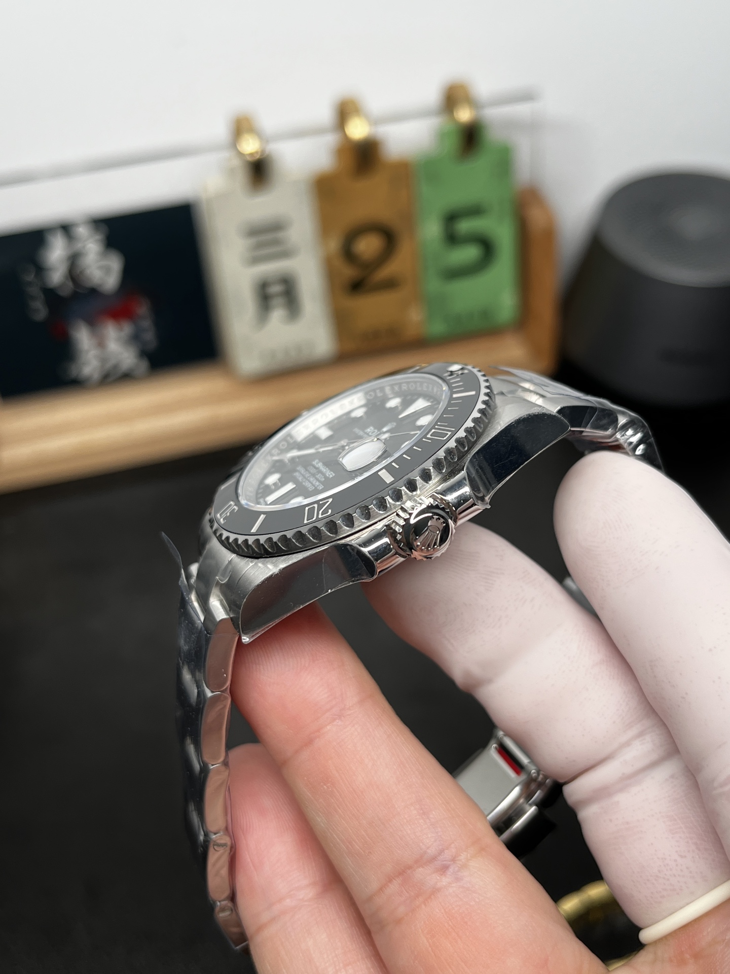 VSF Rolex Submariner side profile showing bezel, crown, and case lines