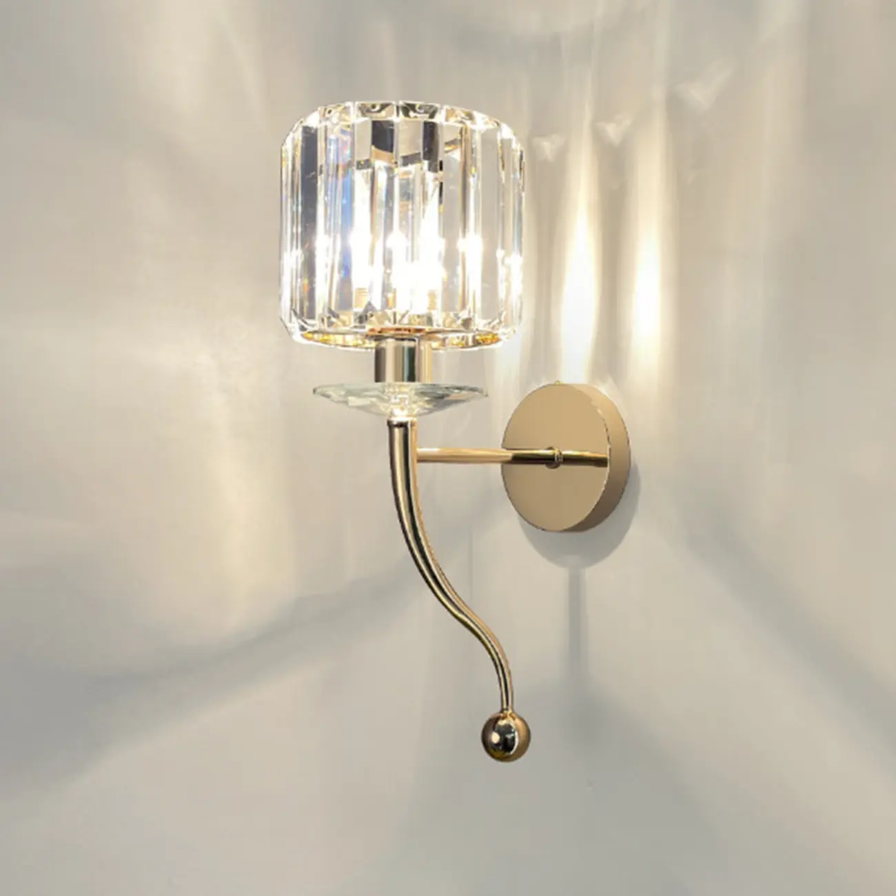 Elegant Crystal Smooth Gilded Metal Wall Sconce