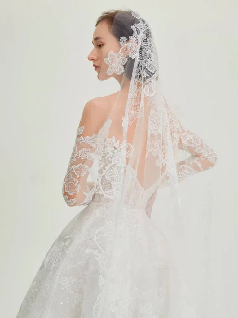 Delicated Lace Traditional Drop Veils Ivory Tulle & Lace Wedding Veil