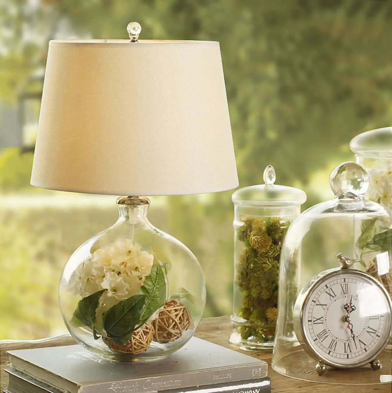 Modern Elegant Glass Fabric LED Table Lamp for Indoor