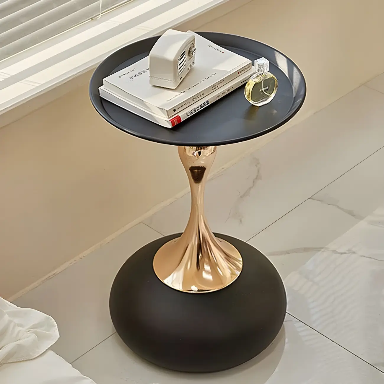 Luxurious Round Metal End Table with Tray for Living Room