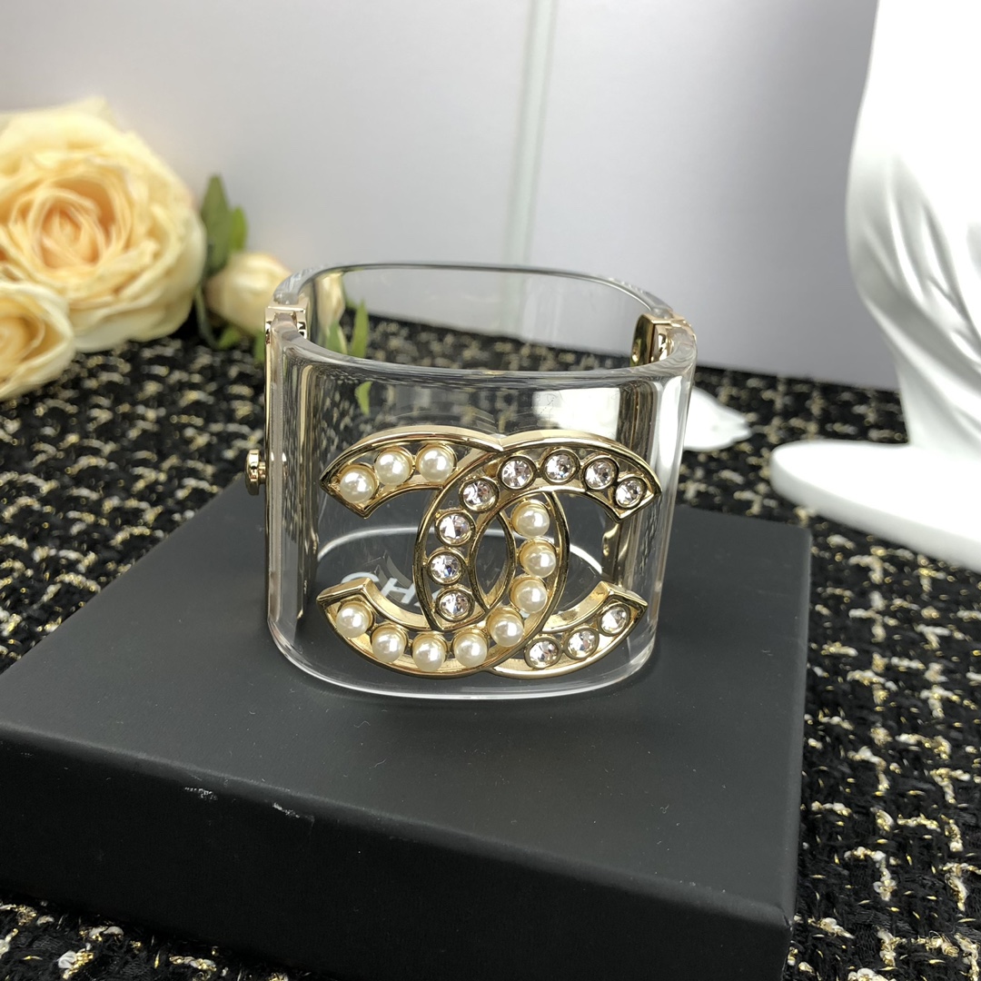 CCS166 Chanel Large Chunky acrylic bracelet - ccjewelryacc