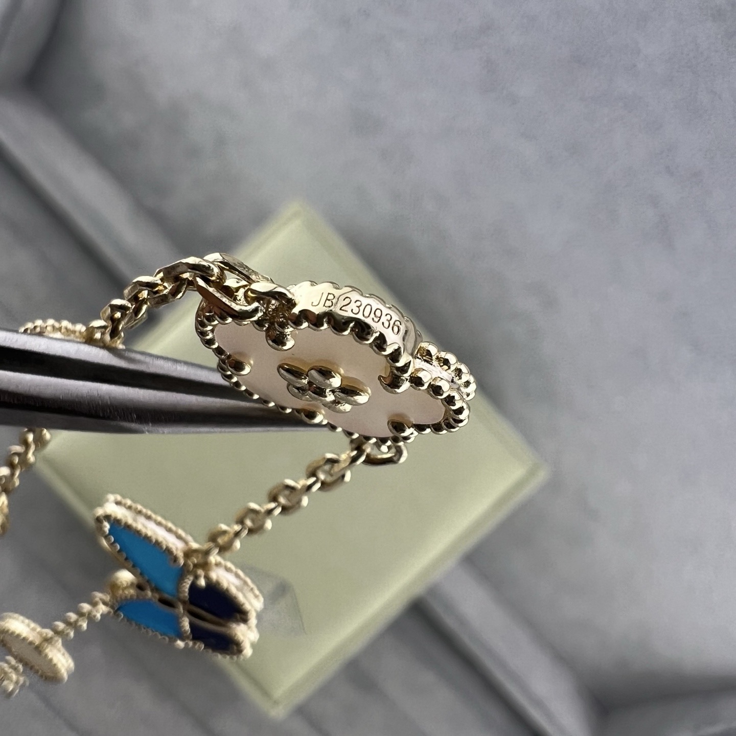 VCS043 VCA Lucky Spring Butterfly bracelet, 5 motifs - ccjewelryacc