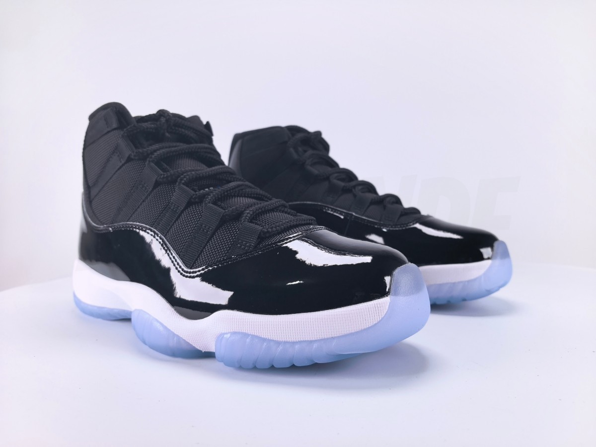 Air Jordan 11 Retro Space Jam - Aktrende