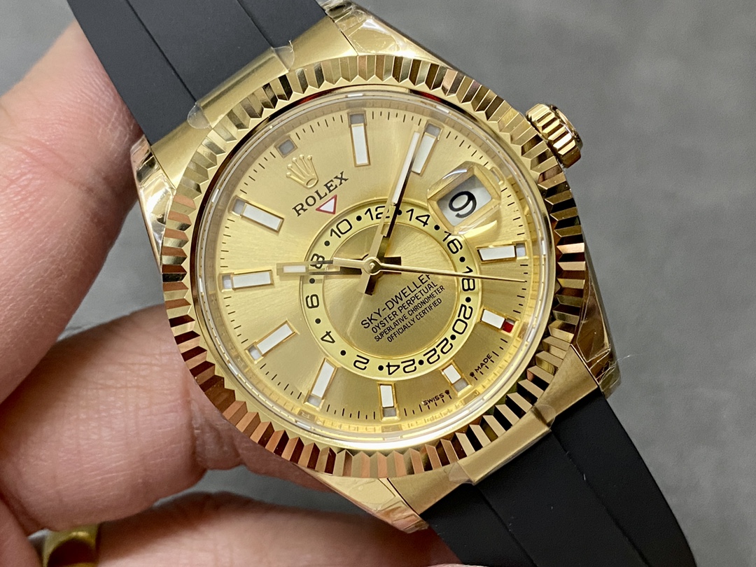 Esfera detalle Rolex Sky-Dweller oro, índices y fecha