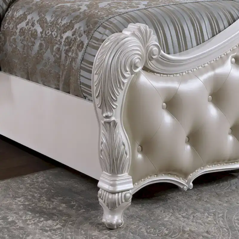 Furniture of America Eugene Traditional 3-Piece Solid Wood Panel Bedroom Set