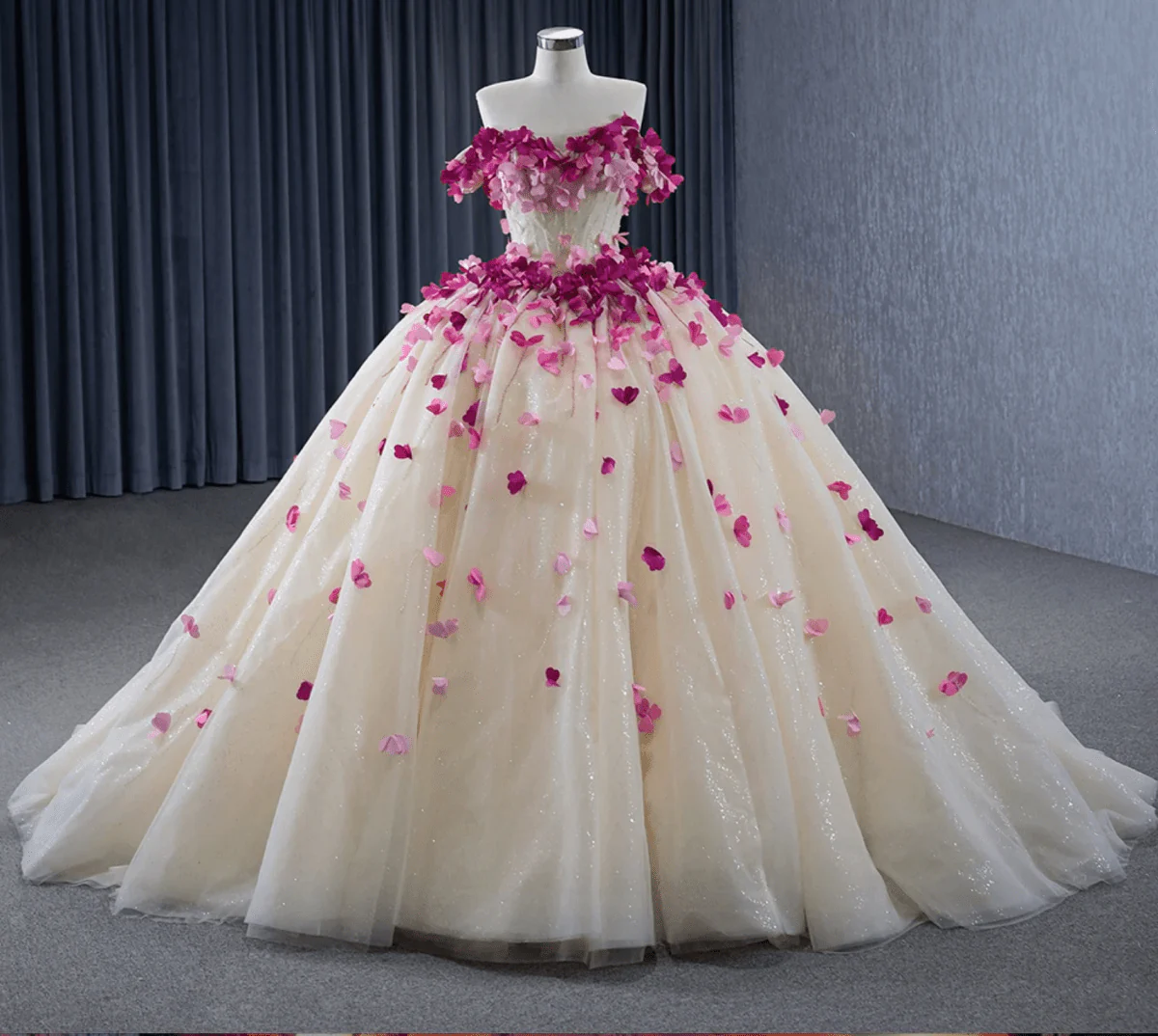 Romantic Heart  Off-the-Shoulder Tulle Quinceañera Dress