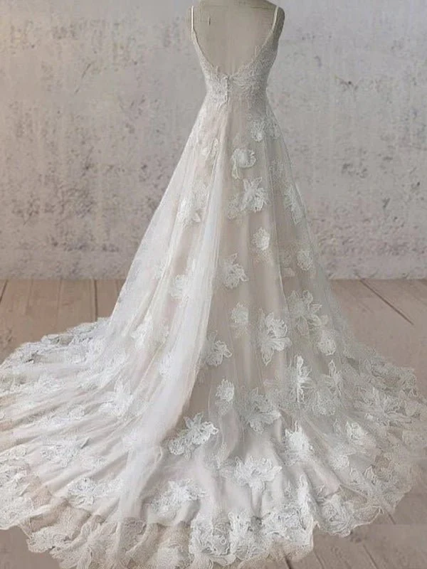 Boho White A-Line Lace Appliques Wedding Dress