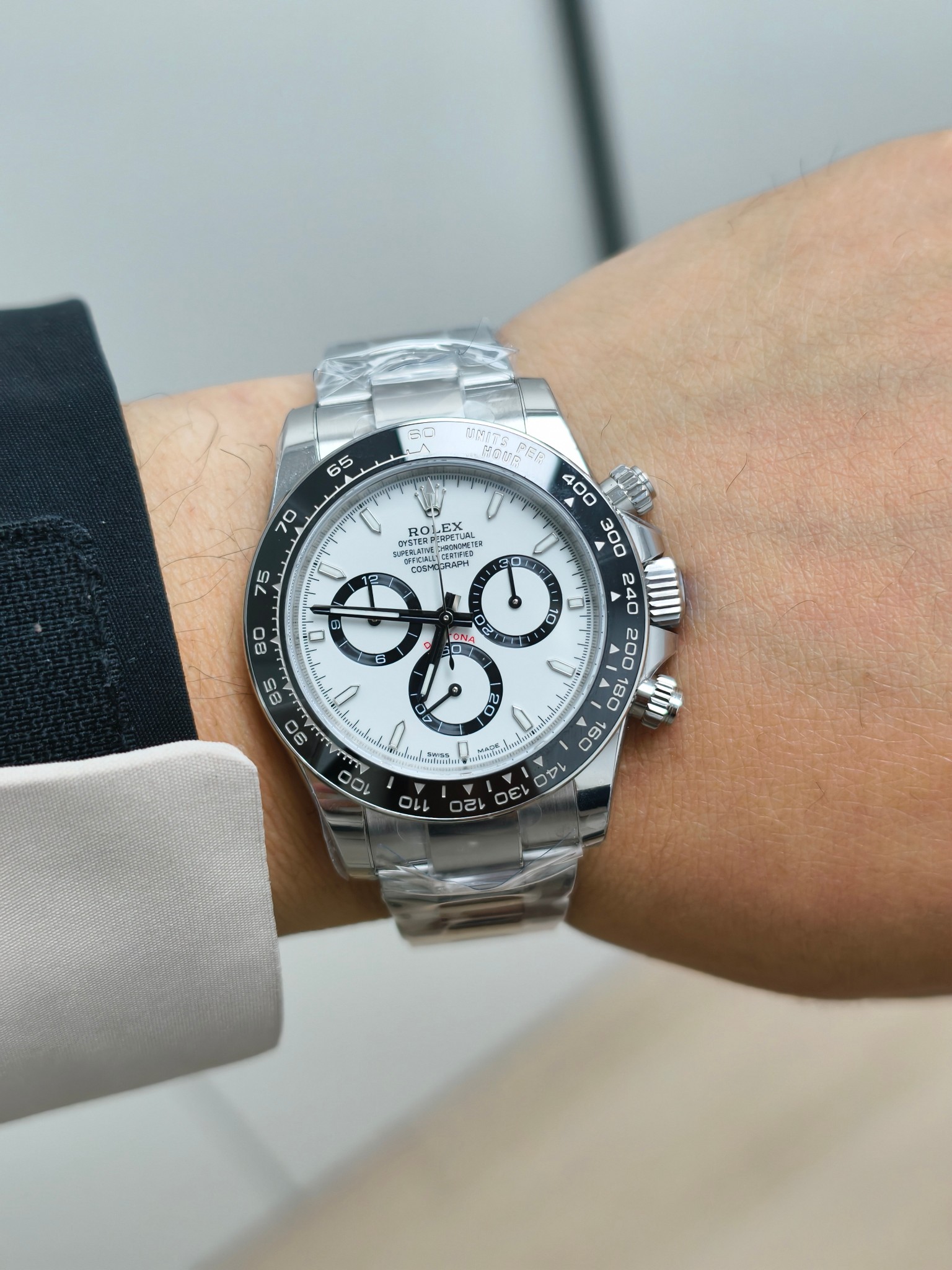 fake rolex daytona panda on wrist real wearing test clean factory 4131 clone