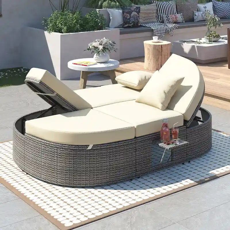 Patio 2-Person Daybed with Cushions and Pillows