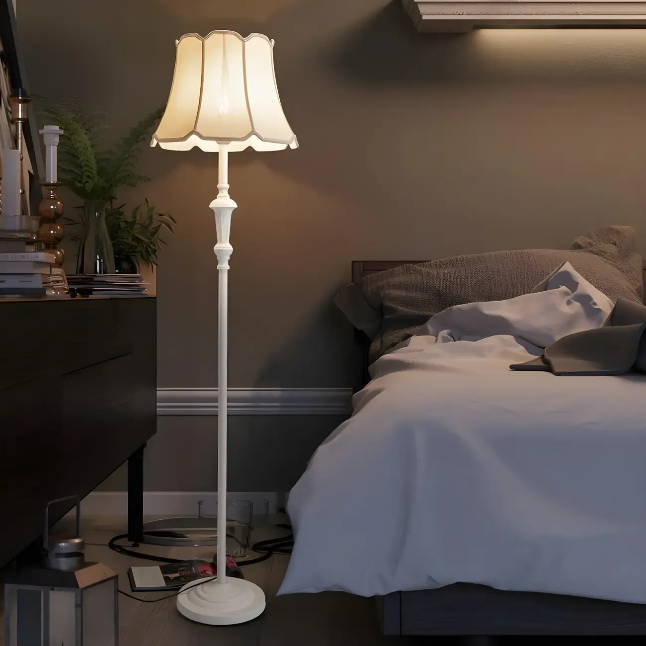 Elegant Traditional Floor Lamp with Geometric Fabric Shade for Living Room