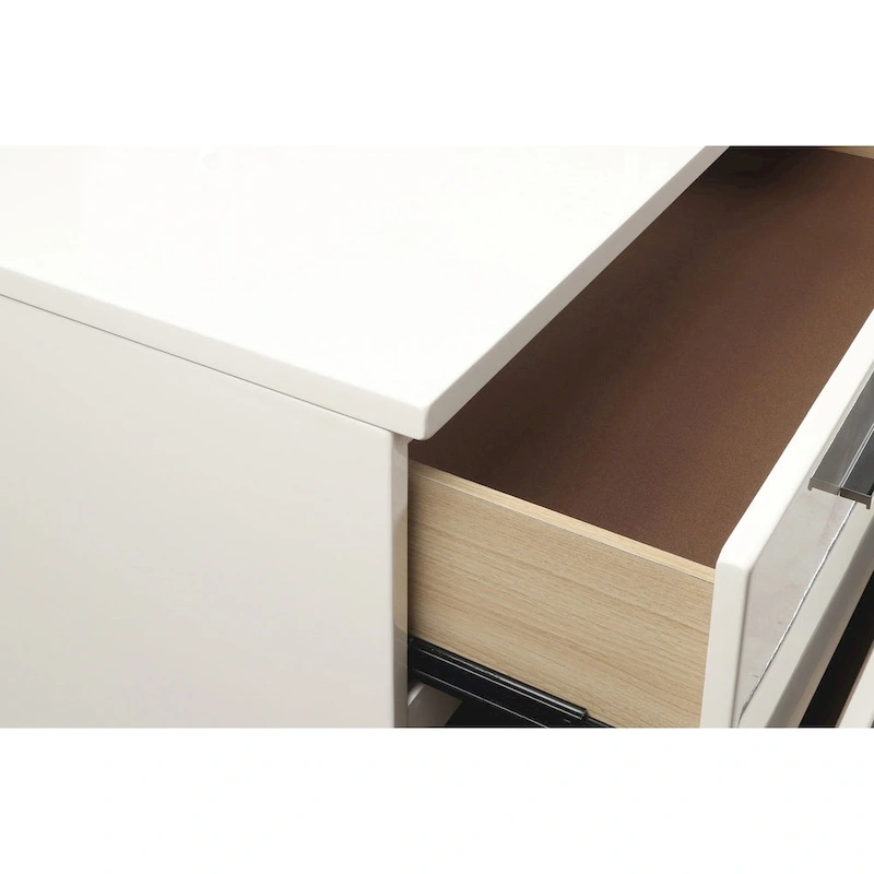 New Classic Furniture Vexa White High Gloss 4-Piece Bedroom Set with Nightstand