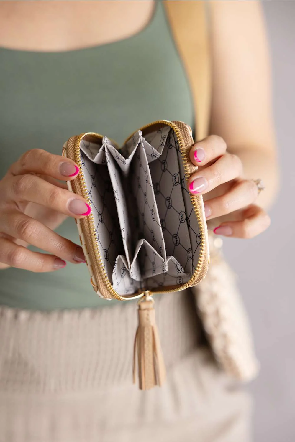 Weave Checkered Zipper Wallet for Women in Tan | WAL-WYN-WOV-TAN