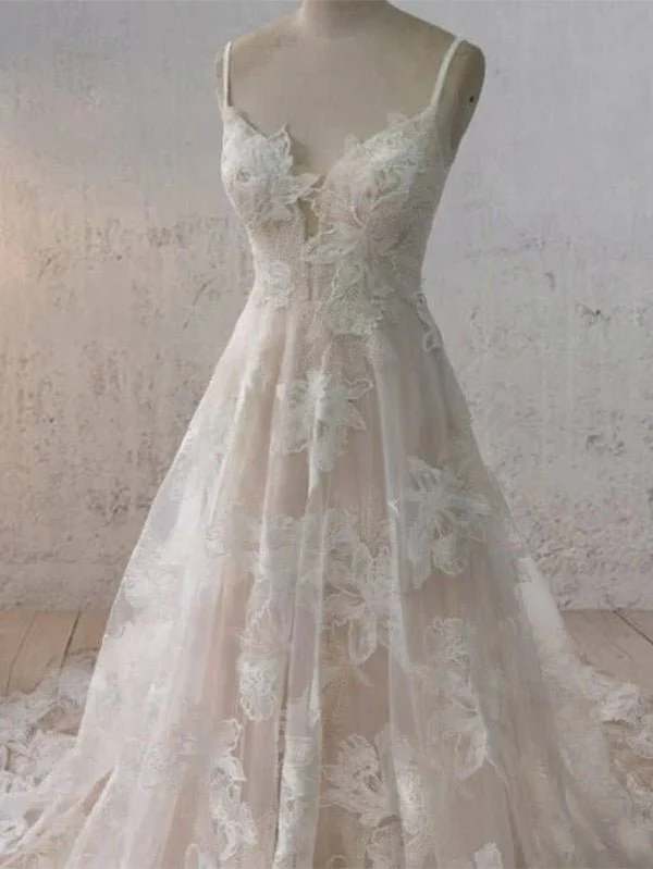 Boho White A-Line Lace Appliques Wedding Dress