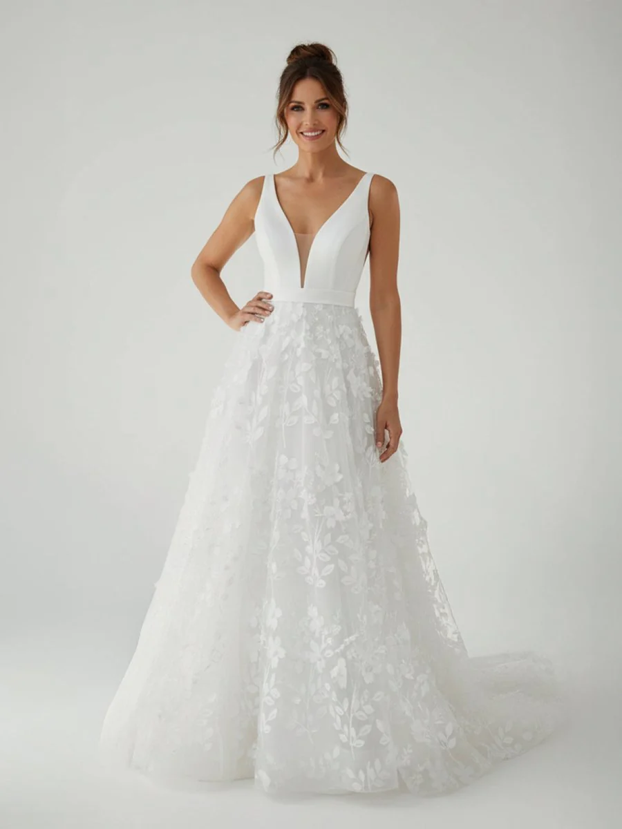 A Line White Tulle Lace Sleeveless Flowers Wedding Dresses